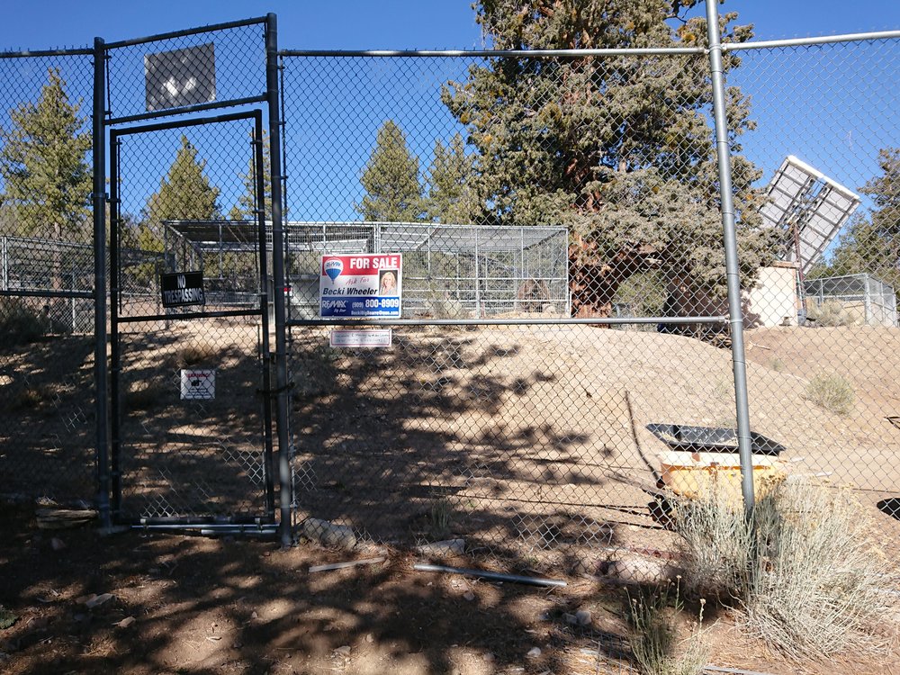 Zoo with exotic animals that is closing.