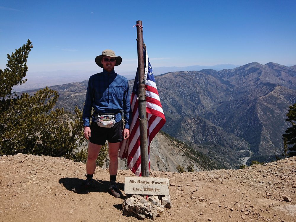 Picture with the flag on the summit.
