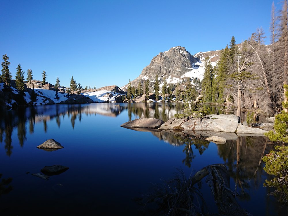 Beautiful calm lake near the top of Seawey Pass